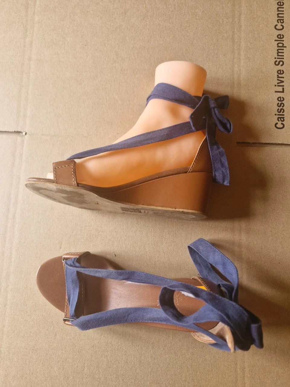 Vrouwelijke gesloten sandalen met hak - Maat 36 – photo 6